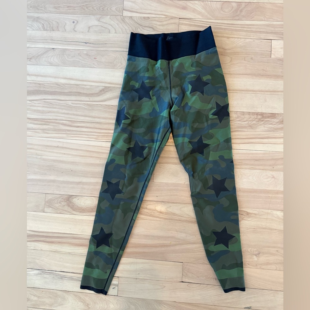 Ultracor Green Camouflage Leggings with Black Stars